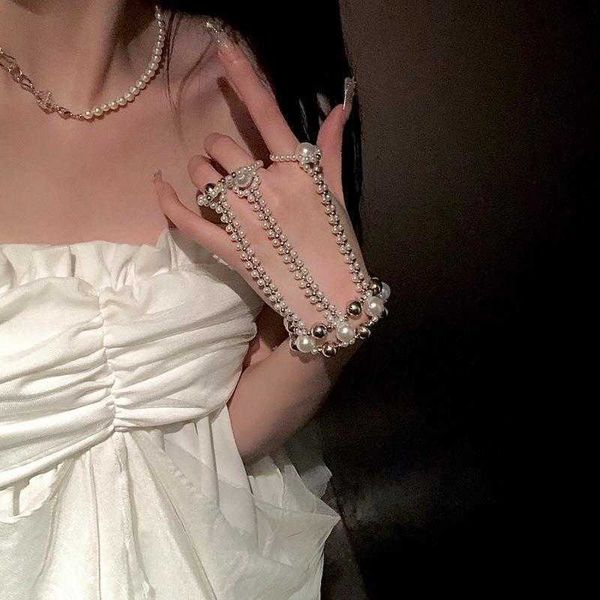 high key dignified woven pearl bracelet ring one fashion personality design internet, Golden;silver
high key dignified woven pearl bracelet ring one fashion personality design internet, Golden;silver