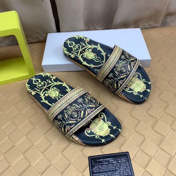 2023 men fashion slippers designer comfortable sandals male brand summer beach casual outdoor scuffs size 38-46, Black
2023 men fashion slippers designer comfortable sandals male brand summer beach casual outdoor scuffs size 38-46, Black