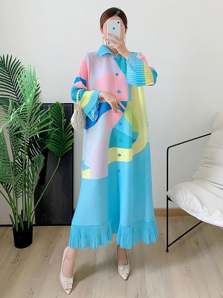 dresses miyake pleated flare sleeve dress 2022 autumn new turndown collar cardigan single breasted pink geometric printed women clothes, Black;gray
dresses miyake pleated flare sleeve dress 2022 autumn new turndown collar cardigan single breasted pink geometric printed women clothes, Black;gray