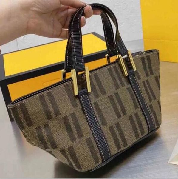 womens shopping bags european american fashion designers large capacity tote luxury letter leisure versatile one shoulder portable bag
womens shopping bags european american fashion designers large capacity tote luxury letter leisure versatile one shoulder portable bag