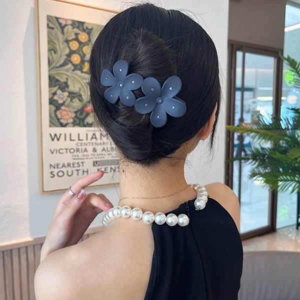 s3648 fashion jewelry resin hairpin hair clip for women bobby pin lady girls rhinestone double flower barrette big duckbill hair accessories, Golden;silver
s3648 fashion jewelry resin hairpin hair clip for women bobby pin lady girls rhinestone double flower barrette big duckbill hair accessories, Golden;silver