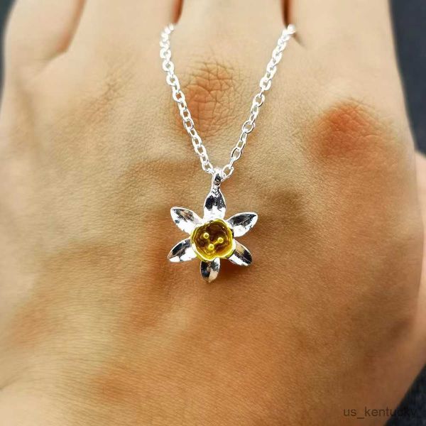 pendant necklaces fashion small daisy flower nelace version of small fresh sun flower chrysanem pendant chain gift, Silver
pendant necklaces fashion small daisy flower nelace version of small fresh sun flower chrysanem pendant chain gift, Silver