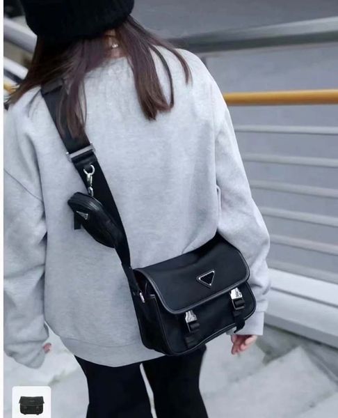 fashion designer crossbody bags mens briefcases postman bag nylon fabric waterproof, and dirt-resistant classic joker women bag shoulder mes
fashion designer crossbody bags mens briefcases postman bag nylon fabric waterproof, and dirt-resistant classic joker women bag shoulder mes