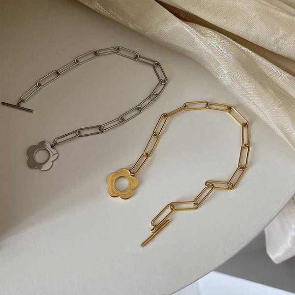 real gold plating fashion metal chain flower bracelet unique design ot buckle wristband wholesale, Black
real gold plating fashion metal chain flower bracelet unique design ot buckle wristband wholesale, Black