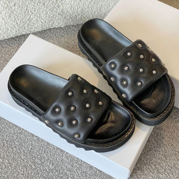 luxury designer slippers ladies beach shoes toga fashion retro studded leather sandals punk wind black thick bottom loafers summer casual a
luxury designer slippers ladies beach shoes toga fashion retro studded leather sandals punk wind black thick bottom loafers summer casual a
