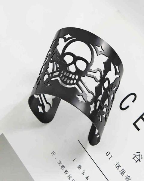cuff brace halloween black skull bracelet punk gothic wide cuff wristband6295523, Golden;silver
cuff brace halloween black skull bracelet punk gothic wide cuff wristband6295523, Golden;silver