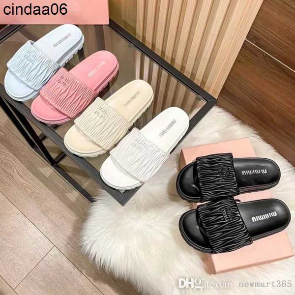 2023 designer sandals women flat slides fashion banquet summer leather slippers multicolor flat heel mule size 35-41, Black
2023 designer sandals women flat slides fashion banquet summer leather slippers multicolor flat heel mule size 35-41, Black