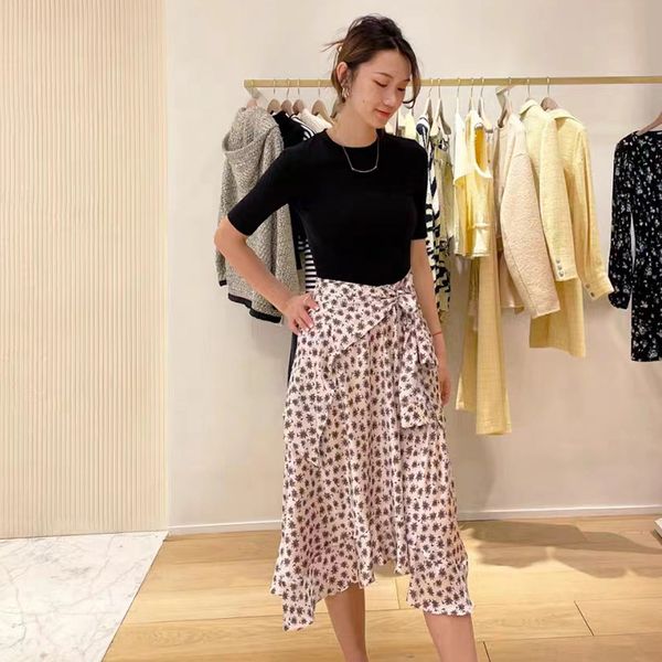 casual dresses -aje round neck contrasting floral dress fit tie front midi dress for women, Black;gray
casual dresses -aje round neck contrasting floral dress fit tie front midi dress for women, Black;gray