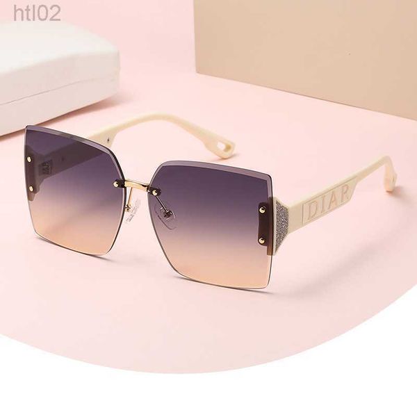 2023 new square set shiny pink frame sunglasses fashion trend sunglasses 7724, White;black
2023 new square set shiny pink frame sunglasses fashion trend sunglasses 7724, White;black