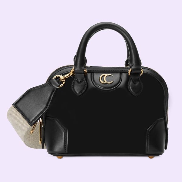 women's handbag made of genuine leather material, nylon shoulder straps, fashionable style, zipper opening and closing design, and patt
women's handbag made of genuine leather material, nylon shoulder straps, fashionable style, zipper opening and closing design, and patt