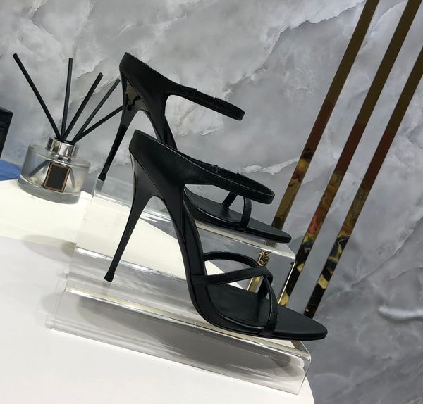 designer women's sandals signature sliding sandals sandals granular cowhide flats summer beach casual high heels large size, Black
designer women's sandals signature sliding sandals sandals granular cowhide flats summer beach casual high heels large size, Black