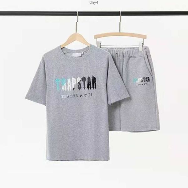 22ss new trapstar london t shirt men and women embroidered chenille decoded chord suit - revolution luxury trapstars tee trapstar. 12 2ml4x, White;black
22ss new trapstar london t shirt men and women embroidered chenille decoded chord suit - revolution luxury trapstars tee trapstar. 12 2ml4x, White;black