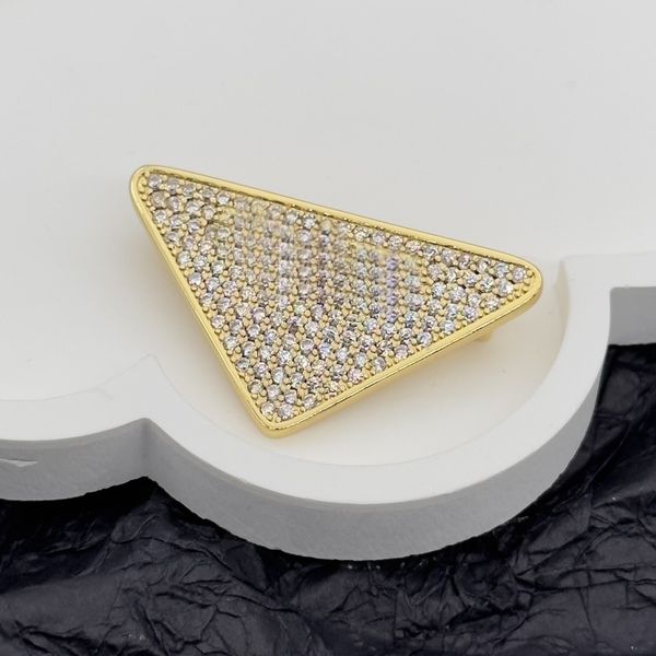 highly quality designer men women pins brooches luxurys brand letters prad brooch pin for suit dress pins fashion triangle jewerly kp1d, Gray
highly quality designer men women pins brooches luxurys brand letters prad brooch pin for suit dress pins fashion triangle jewerly kp1d, Gray