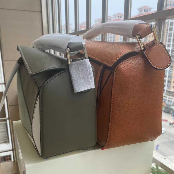 designer bag lowe brand geometric bag puzzle sewing one shoulder cross-body tote bag women's high-quality leather tote large capacity s
designer bag lowe brand geometric bag puzzle sewing one shoulder cross-body tote bag women's high-quality leather tote large capacity s