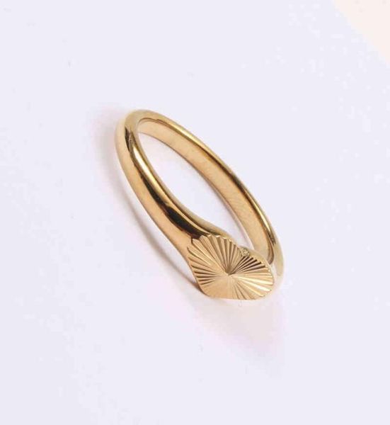 18k gold plated sunburst heart shape stainls steel finger rings stainls steel jewelry women girls gift7993518
18k gold plated sunburst heart shape stainls steel finger rings stainls steel jewelry women girls gift7993518