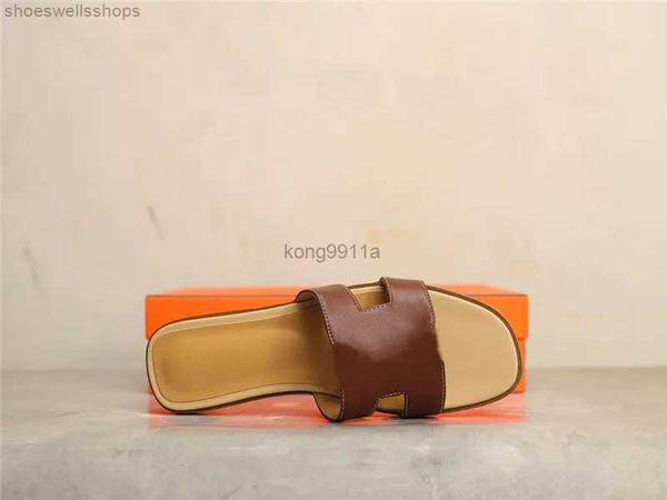 2021 designers women sandals brand slippers summer flat leather slides with box dust bag beach party wedding designer shoes00, Black
2021 designers women sandals brand slippers summer flat leather slides with box dust bag beach party wedding designer shoes00, Black