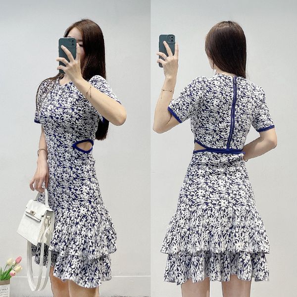 casual dresses -aje hollow ruffled printed round neck knitted dress, Black;gray
casual dresses -aje hollow ruffled printed round neck knitted dress, Black;gray