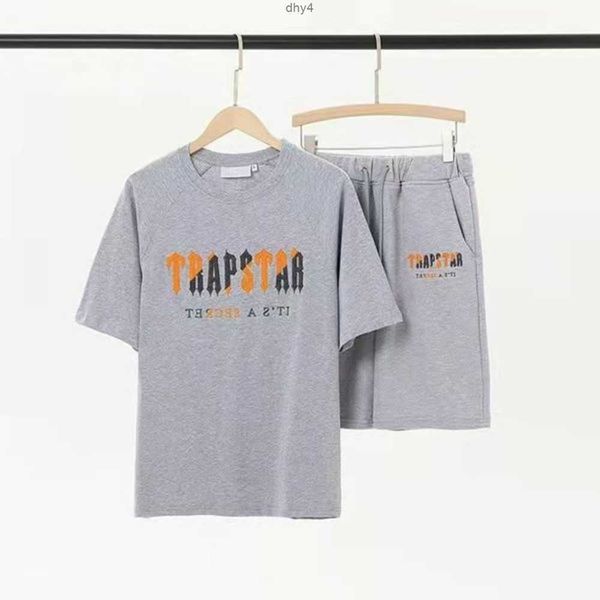 22ss new trapstar london t shirt men and women embroidered chenille decoded chord suit - revolution luxury trapstars tee trapstar. 12 6gixg, White;black
22ss new trapstar london t shirt men and women embroidered chenille decoded chord suit - revolution luxury trapstars tee trapstar. 12 6gixg, White;black