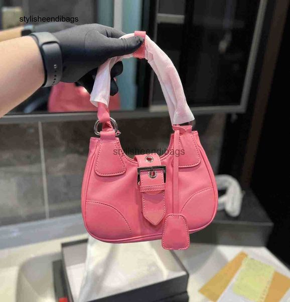 designers bags triangle letter bag nappa leather handbags quilted lattice flap luxurious handbag for female women fashion shoulder crossbody
designers bags triangle letter bag nappa leather handbags quilted lattice flap luxurious handbag for female women fashion shoulder crossbody