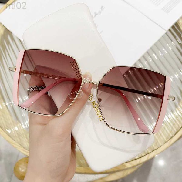2023 new internet celebrity fashion sunglasses korean square sunglasses personalized uv resistant glasses 8022, White;black
2023 new internet celebrity fashion sunglasses korean square sunglasses personalized uv resistant glasses 8022, White;black