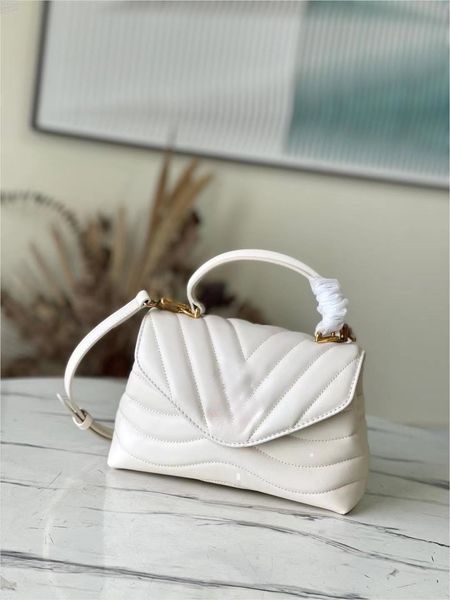10a designer handbag luxury shoulder bags cowhide mirror quality crossbody bag shoulder bags
10a designer handbag luxury shoulder bags cowhide mirror quality crossbody bag shoulder bags