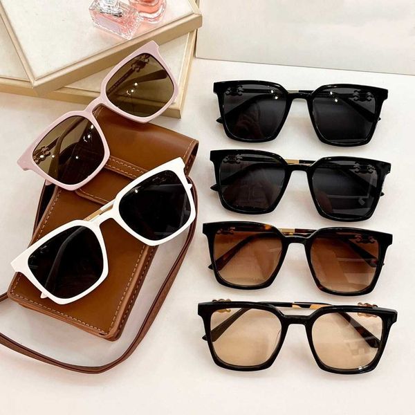 frames new ce linjia fashion box red street shoot same triumphal arch sunglasses uv protection, White;black
frames new ce linjia fashion box red street shoot same triumphal arch sunglasses uv protection, White;black