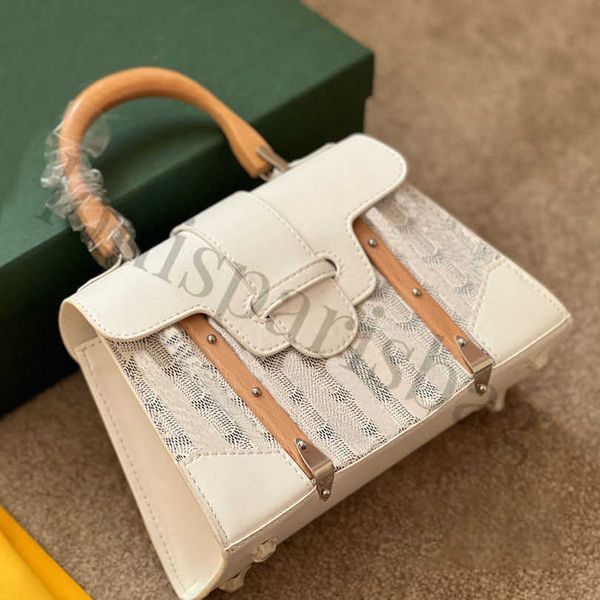 2022 new fashion medium hand-held one shoulder bag classic style versatile chain women's bag
2022 new fashion medium hand-held one shoulder bag classic style versatile chain women's bag