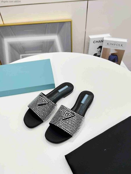 fashion trend imitation crystal decorative satin slippers leather soles sheepskin lining, Black
fashion trend imitation crystal decorative satin slippers leather soles sheepskin lining, Black