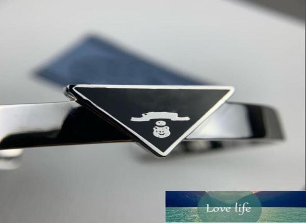 new inverted triangle metal label bangle bracelet with logo elegant classic design popular fashion bracelets7248867, Black
new inverted triangle metal label bangle bracelet with logo elegant classic design popular fashion bracelets7248867, Black