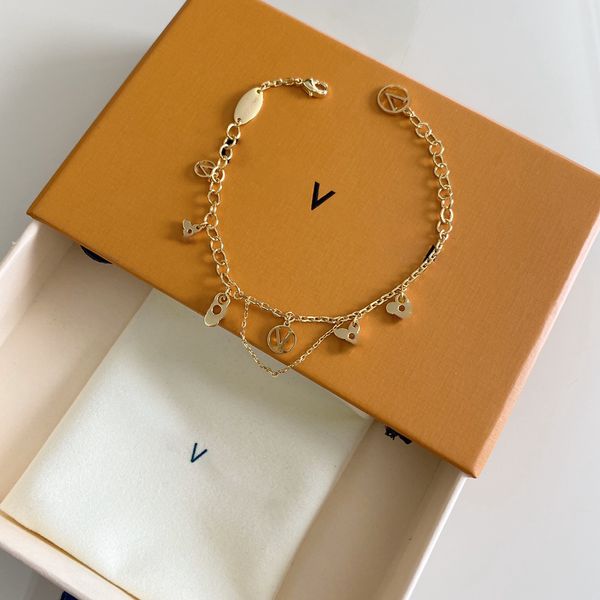 designer lvity bracelet luxury bracelets for women bracelets mens bracelet gold charm bracelet clover charm classic letters jewelry gifts tr, Golden;silver
designer lvity bracelet luxury bracelets for women bracelets mens bracelet gold charm bracelet clover charm classic letters jewelry gifts tr, Golden;silver