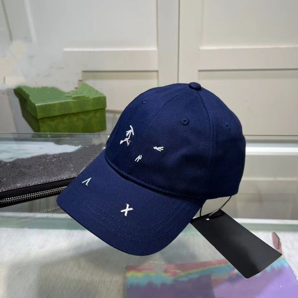 new designer brand baseball cap men's and women's summer high-quality sun visor classic embroidered letter cap, Blue;gray
new designer brand baseball cap men's and women's summer high-quality sun visor classic embroidered letter cap, Blue;gray
