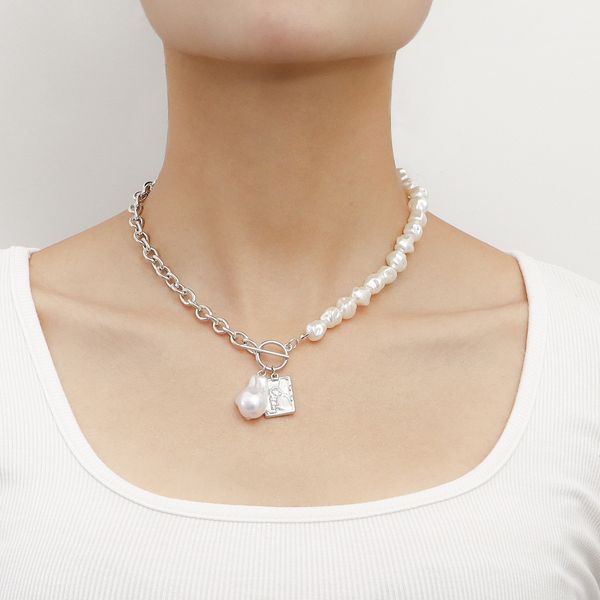 acrylic shaped pearl stitching thick chain square round card necklace woman designer luxury designer retro woven pendant necklace ins creati, Silver
acrylic shaped pearl stitching thick chain square round card necklace woman designer luxury designer retro woven pendant necklace ins creati, Silver
