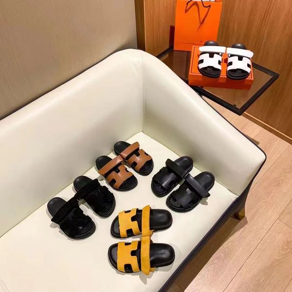 2023 summer new flat one word slippers female a foot off leisure beach slippers female outside wear, Black
2023 summer new flat one word slippers female a foot off leisure beach slippers female outside wear, Black
