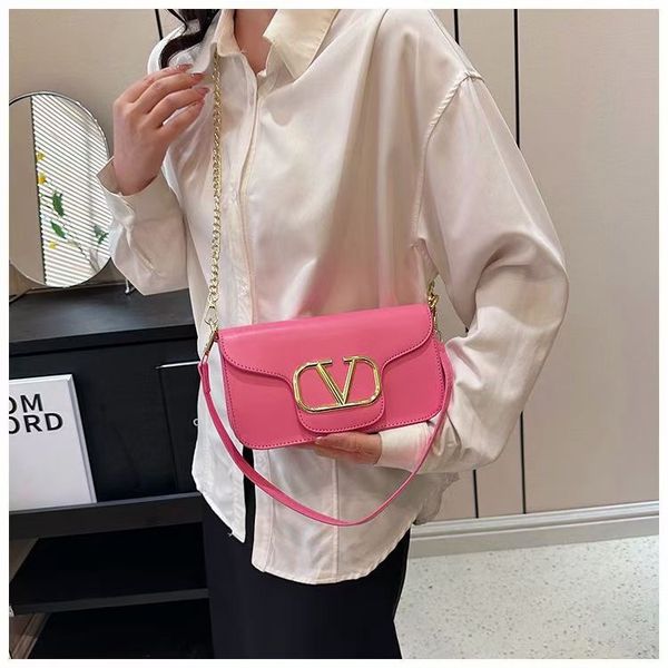 women's bag advanced large-capacity fashion new one-shoulder messenger bag chain bag ax8006
women's bag advanced large-capacity fashion new one-shoulder messenger bag chain bag ax8006