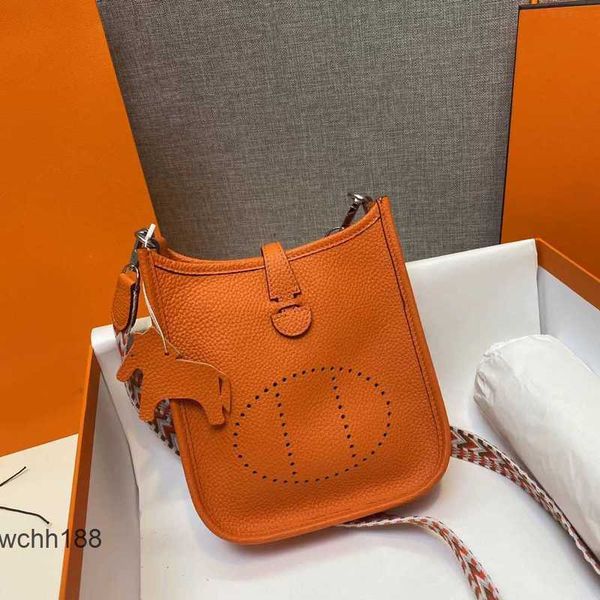 hemes mini leather cowhide designer bag pattern bags messenger 2023 togo lychee evelyns tote hollow out one shoulder bucket 83j1
hemes mini leather cowhide designer bag pattern bags messenger 2023 togo lychee evelyns tote hollow out one shoulder bucket 83j1