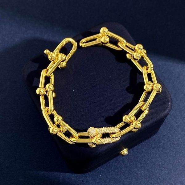 2023 lovely cute earring gold stainless steel chain joint round balls diamonds women dangle & chandelier with dust bag and box, Silver
2023 lovely cute earring gold stainless steel chain joint round balls diamonds women dangle & chandelier with dust bag and box, Silver
