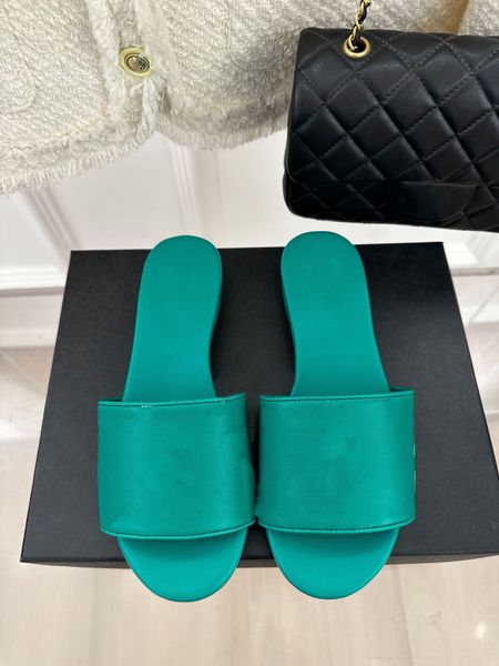 all-in-one breathable peep-toe sandals designer style high-quality leather beach slippers, Black
all-in-one breathable peep-toe sandals designer style high-quality leather beach slippers, Black