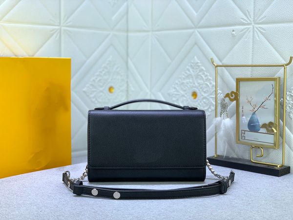 2023 designer leather women's shoulder bag fashion handbag handbag women's wallet luxury handbag gold and silver button
2023 designer leather women's shoulder bag fashion handbag handbag women's wallet luxury handbag gold and silver button