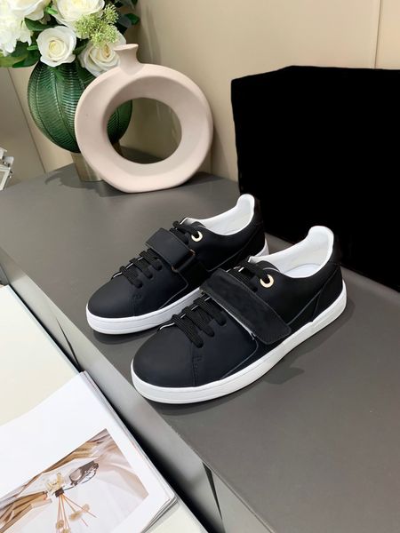high-quality solid thick soled designer sneakers fashion shoes non-slip run slip low breathable casual shoes
high-quality solid thick soled designer sneakers fashion shoes non-slip run slip low breathable casual shoes