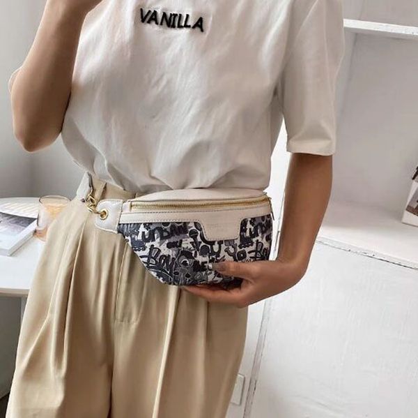 women waist packs wide strap crossbody chest bag female elegant plaid pu leather fanny pack ladies stylish fanny pack size 33-11-8cm
women waist packs wide strap crossbody chest bag female elegant plaid pu leather fanny pack ladies stylish fanny pack size 33-11-8cm