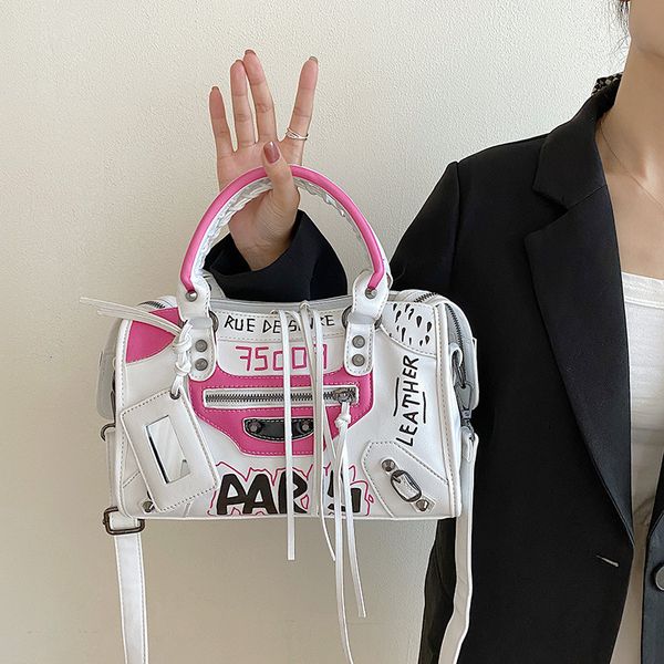 evening bags tas wanita merek mewah mode baru rivet graffiti messenger dompet persegi kecil dan tangan desainer pesta kualitas tinggi 230517
evening bags tas wanita merek mewah mode baru rivet graffiti messenger dompet persegi kecil dan tangan desainer pesta kualitas tinggi 230517