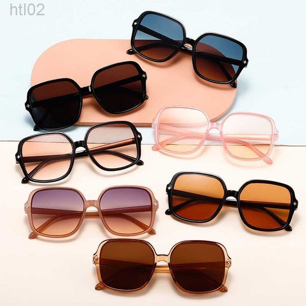 2023 new rice nail sunglasses gradient sunglasses fashion anti uv sunglasses 2299, White;black
2023 new rice nail sunglasses gradient sunglasses fashion anti uv sunglasses 2299, White;black