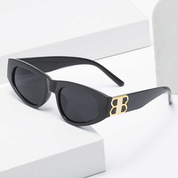 new leisure small frame sunglasses men's and women's fashion triangle net red plain face street shooting speed selling sunglasses, White;black
new leisure small frame sunglasses men's and women's fashion triangle net red plain face street shooting speed selling sunglasses, White;black