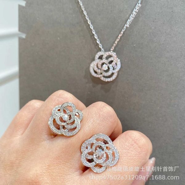 high luxury design pendant necklace string small fragrance style new style, high grade diamond inlay, sweet party decoration holiday gift, Silver
high luxury design pendant necklace string small fragrance style new style, high grade diamond inlay, sweet party decoration holiday gift, Silver