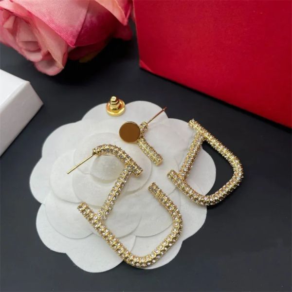 iced out studs earring luxury womens gold color accessories metal crystal graceful classical punk letter v chic pretty girl ohrringe earring, Golden;silver
iced out studs earring luxury womens gold color accessories metal crystal graceful classical punk letter v chic pretty girl ohrringe earring, Golden;silver