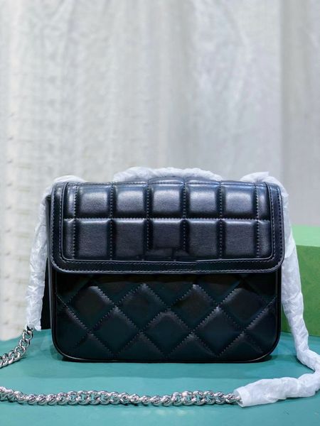 mini quilted designer shoulder bags cube thread line calf leather cross body bag two-toned vintage interlocking letter buckle hardware chain
mini quilted designer shoulder bags cube thread line calf leather cross body bag two-toned vintage interlocking letter buckle hardware chain