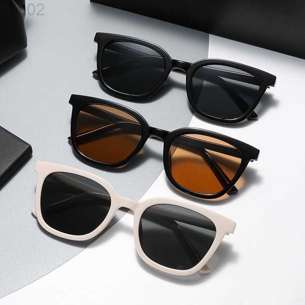 2023 new look new trend sunglasses korean ins couple fashion sunglasses 145x, White;black
2023 new look new trend sunglasses korean ins couple fashion sunglasses 145x, White;black