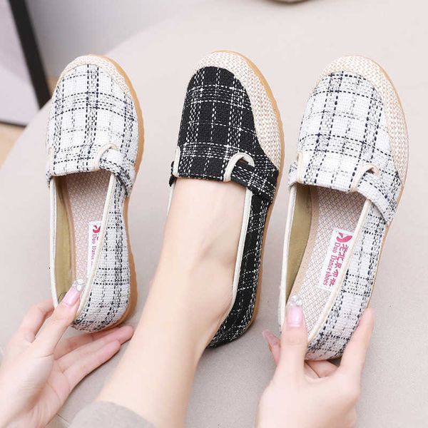 new old beijing cloth shoes, middle-aged and old-age mother's shoes, non slip soft sole single shoes with cow tendons, women's rou, Black
new old beijing cloth shoes, middle-aged and old-age mother's shoes, non slip soft sole single shoes with cow tendons, women's rou, Black