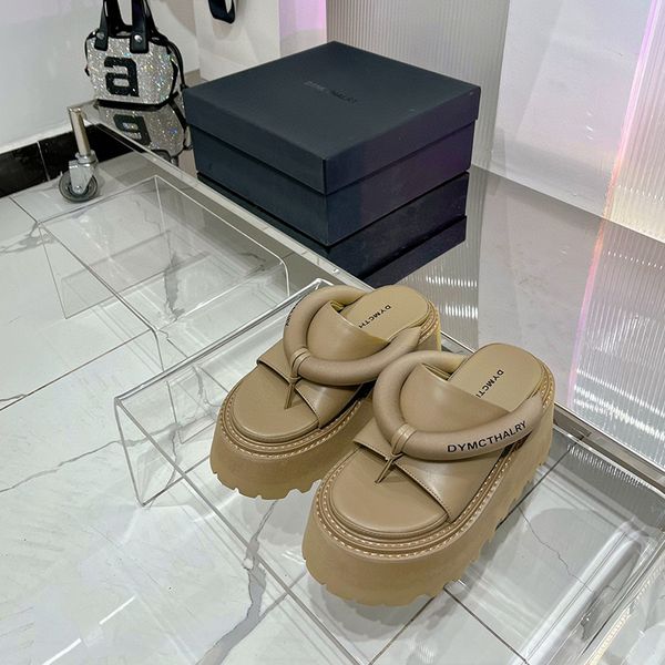 designer dymonlatry platform flip-flops cowhide thick sole sponge cake slippers women fashion gathering eu35-40 with box delivery, Black
designer dymonlatry platform flip-flops cowhide thick sole sponge cake slippers women fashion gathering eu35-40 with box delivery, Black