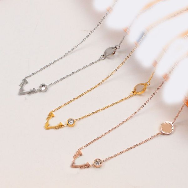Luxury Crystal Letter Charm Pendant Chain Necklace Brand Designer Gold Silver Plated Stainless Steel Chokers Fashion Jewerlry Accessories With Box Never Fading
Luxury Crystal Letter Charm Pendant Chain Necklace Brand Designer Gold Silver Plated Stainless Steel Chokers Fashion Jewerlry Accessories With Box Never Fading